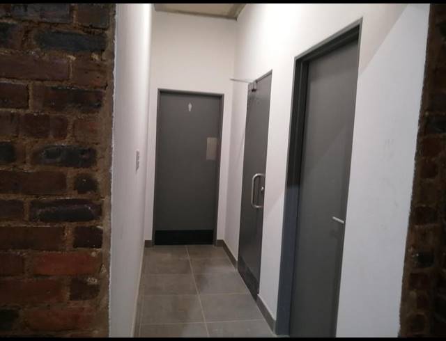 INDUSTRIAL PROPERTY TO RENT IN LASER PARK